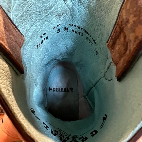 Women’s cheetah print corral western boots - Picture 4 of 4